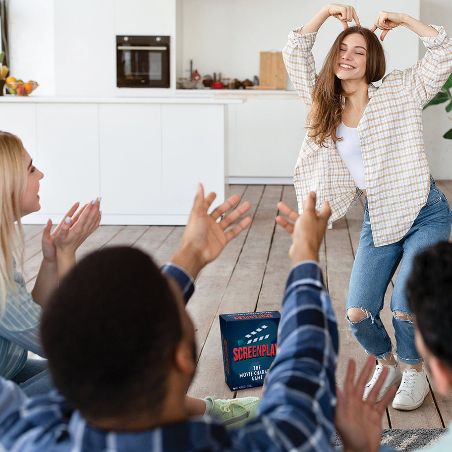 Screenplay: The Movie Charades Game - Gioco A Squadre Sui Film Con Tabellone, Oltre 1000 Sciarade Da Indovinare, Per Serate Tra Amici